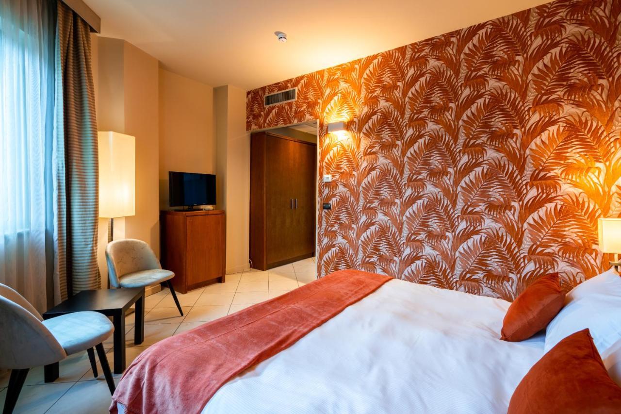 Parisi Hotel