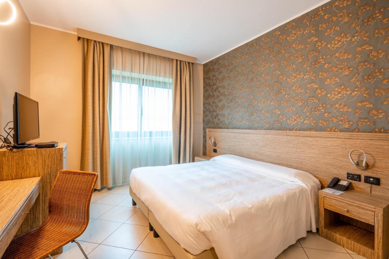 Hotel Parisi 3*